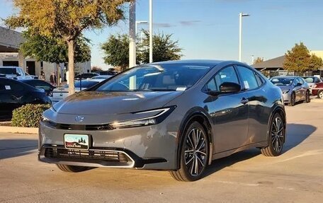 Toyota Prius IV XW50, 2025 год, 4 700 000 рублей, 1 фотография