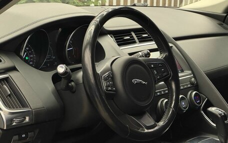 Jaguar E-Pace, 2018 год, 2 950 000 рублей, 12 фотография