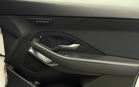 Jaguar E-Pace, 2018 год, 2 950 000 рублей, 23 фотография