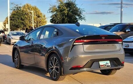 Toyota Prius IV XW50, 2025 год, 4 700 000 рублей, 2 фотография