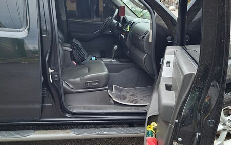 Nissan Navara (Frontier), 2008 год, 978 000 рублей, 13 фотография