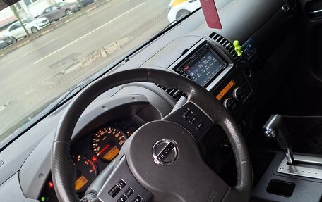 Nissan Navara (Frontier), 2008 год, 978 000 рублей, 19 фотография