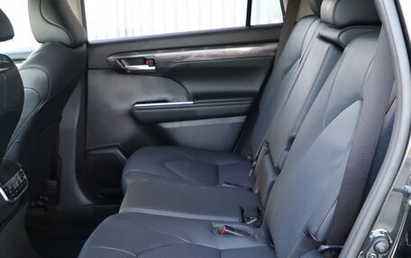 Toyota Highlander, 2025 год, 6 200 000 рублей, 27 фотография