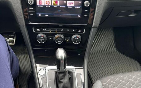 Volkswagen Golf VII, 2019 год, 1 570 000 рублей, 9 фотография