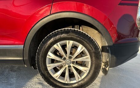 Volkswagen Tiguan II, 2017 год, 2 300 000 рублей, 3 фотография