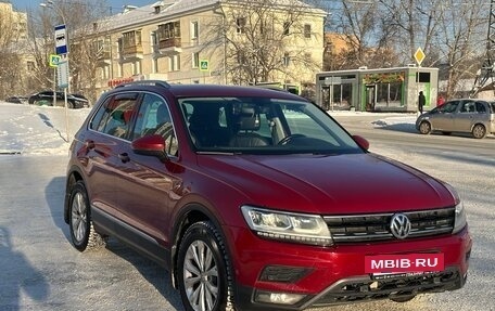 Volkswagen Tiguan II, 2017 год, 2 300 000 рублей, 2 фотография