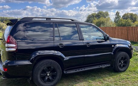 Toyota Land Cruiser Prado 120 рестайлинг, 2006 год, 1 950 000 рублей, 2 фотография