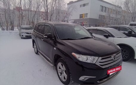 Toyota Highlander III, 2011 год, 2 400 000 рублей, 4 фотография