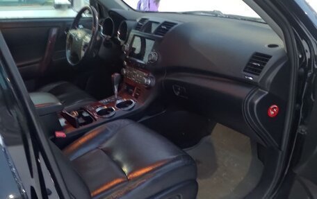 Toyota Highlander III, 2011 год, 2 400 000 рублей, 8 фотография