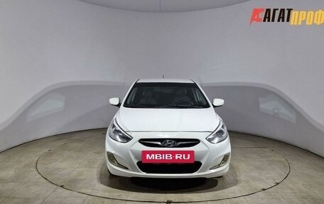 Hyundai Solaris II рестайлинг, 2013 год, 550 000 рублей, 2 фотография