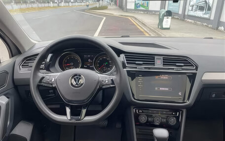 Volkswagen Tiguan II, 2021 год, 2 049 000 рублей, 10 фотография