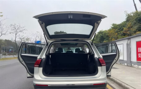 Volkswagen Tiguan II, 2021 год, 2 049 000 рублей, 13 фотография