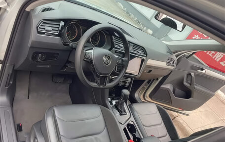 Volkswagen Tiguan II, 2021 год, 2 049 000 рублей, 8 фотография