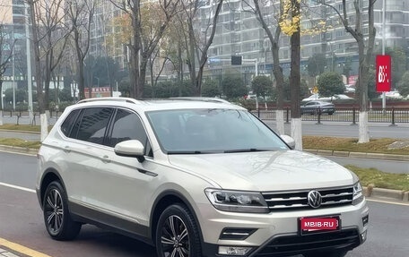 Volkswagen Tiguan II, 2021 год, 2 049 000 рублей, 2 фотография