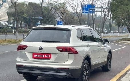 Volkswagen Tiguan II, 2021 год, 2 049 000 рублей, 4 фотография