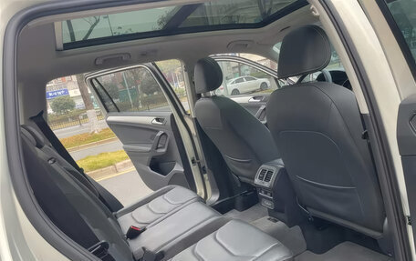 Volkswagen Tiguan II, 2021 год, 2 049 000 рублей, 21 фотография