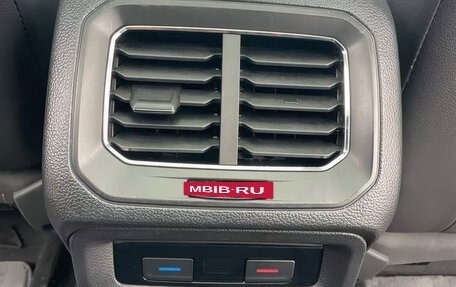 Volkswagen Tiguan II, 2021 год, 2 049 000 рублей, 17 фотография