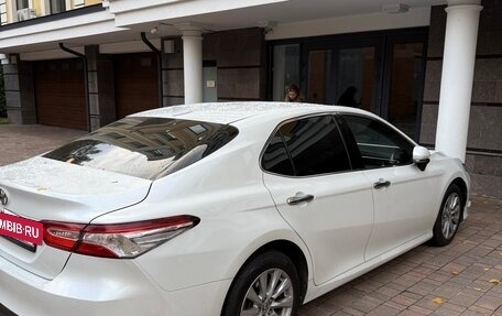 Toyota Camry, 2018 год, 2 300 000 рублей, 3 фотография