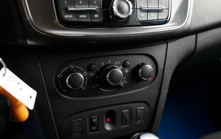 Renault Sandero II рестайлинг, 2020 год, 1 100 000 рублей, 12 фотография