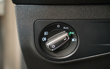 Volkswagen Tiguan II, 2019 год, 2 329 000 рублей, 12 фотография