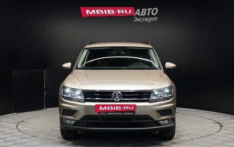 Volkswagen Tiguan II, 2019 год, 2 329 000 рублей, 2 фотография