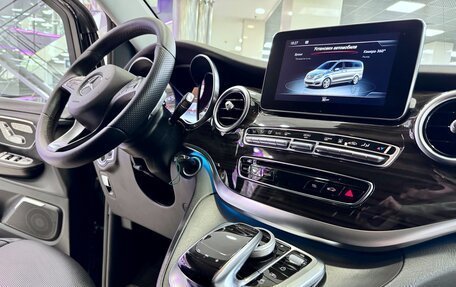 Mercedes-Benz V-Класс, 2018 год, 4 690 000 рублей, 8 фотография