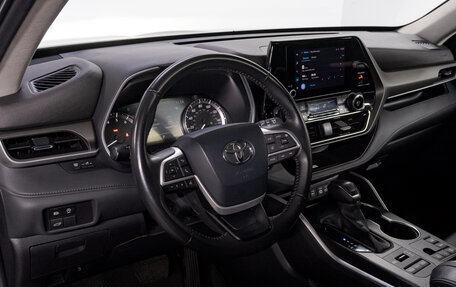 Toyota Highlander, 2022 год, 5 299 000 рублей, 10 фотография