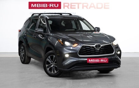 Toyota Highlander, 2022 год, 5 299 000 рублей, 4 фотография