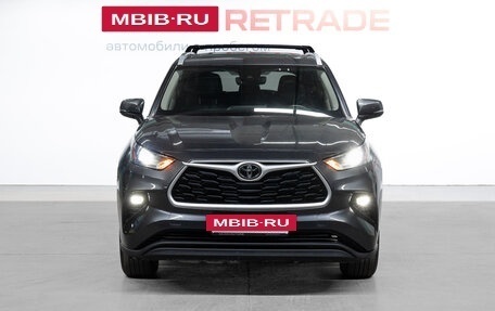 Toyota Highlander, 2022 год, 5 299 000 рублей, 3 фотография