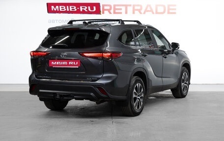 Toyota Highlander, 2022 год, 5 299 000 рублей, 6 фотография