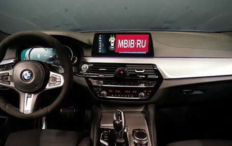 BMW 5 серия, 2018 год, 3 690 000 рублей, 20 фотография