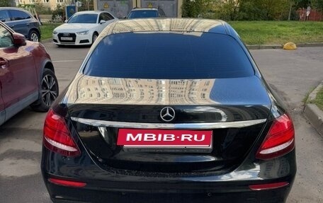 Mercedes-Benz E-Класс, 2017 год, 2 900 000 рублей, 2 фотография