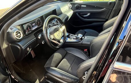 Mercedes-Benz E-Класс, 2017 год, 2 900 000 рублей, 8 фотография