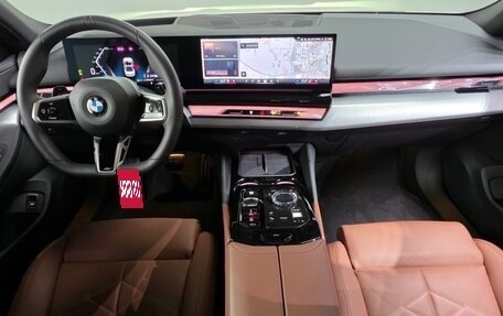 BMW 5 серия, 2025 год, 8 850 000 рублей, 7 фотография