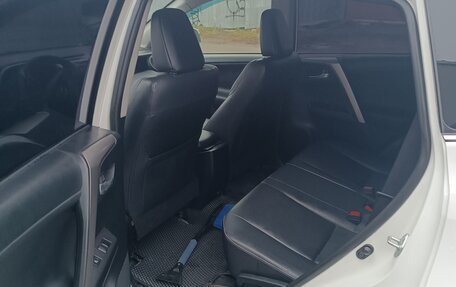 Toyota RAV4, 2015 год, 2 000 000 рублей, 5 фотография