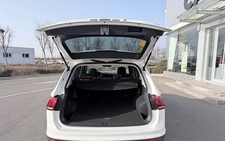 Volkswagen Tiguan II, 2021 год, 1 850 000 рублей, 6 фотография