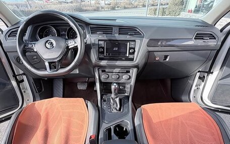 Volkswagen Tiguan II, 2021 год, 1 850 000 рублей, 7 фотография