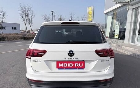 Volkswagen Tiguan II, 2021 год, 1 850 000 рублей, 5 фотография
