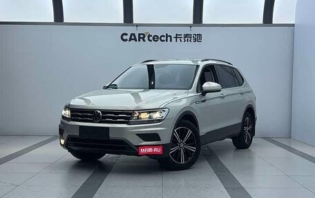 Volkswagen Tiguan II, 2021 год, 2 186 000 рублей, 1 фотография