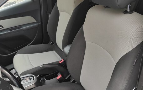 Chevrolet Cruze II, 2011 год, 850 000 рублей, 6 фотография