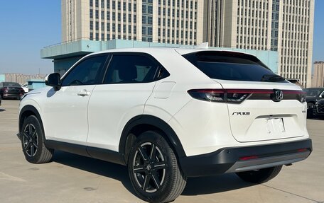 Honda Vezel, 2024 год, 2 220 000 рублей, 3 фотография