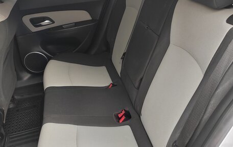 Chevrolet Cruze II, 2011 год, 850 000 рублей, 7 фотография