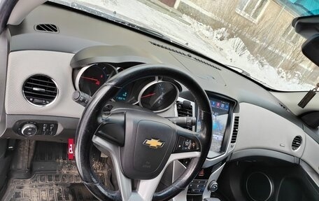 Chevrolet Cruze II, 2011 год, 850 000 рублей, 5 фотография
