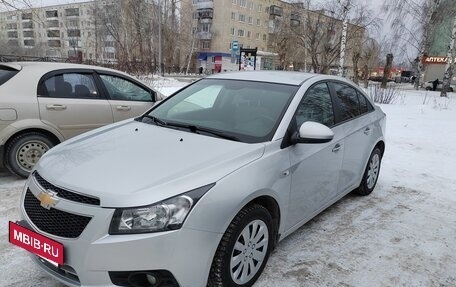 Chevrolet Cruze II, 2011 год, 850 000 рублей, 2 фотография