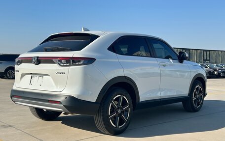 Honda Vezel, 2024 год, 2 220 000 рублей, 5 фотография