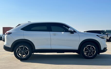 Honda Vezel, 2024 год, 2 220 000 рублей, 6 фотография