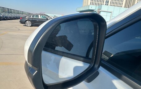 Honda Vezel, 2024 год, 2 220 000 рублей, 12 фотография