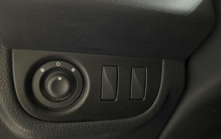 Renault Logan II, 2020 год, 1 090 000 рублей, 14 фотография