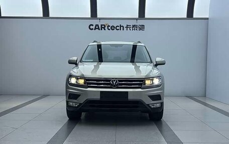 Volkswagen Tiguan II, 2021 год, 2 186 000 рублей, 2 фотография