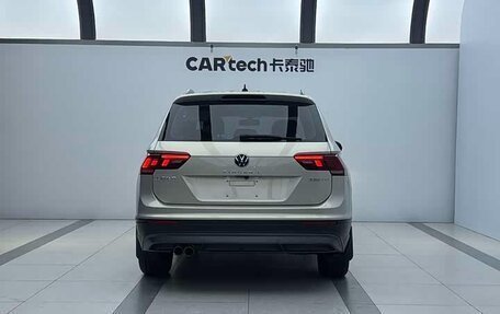 Volkswagen Tiguan II, 2021 год, 2 186 000 рублей, 4 фотография